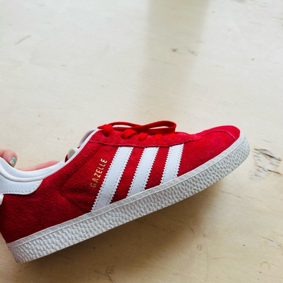 Adidas Red Gazelle Size 6.5 - Picture 5 of 5